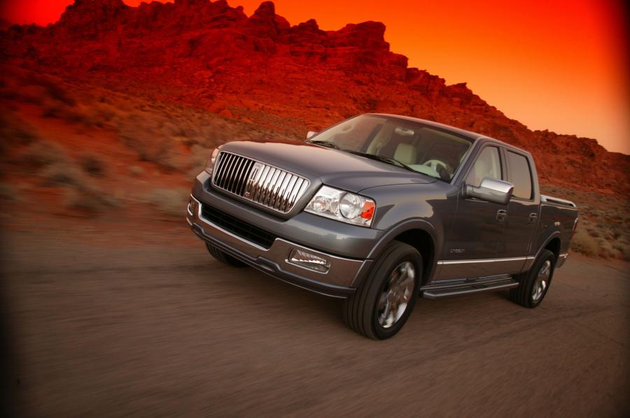  Lincoln Mark LT Concept 2004 года  (фото 25 из 51)